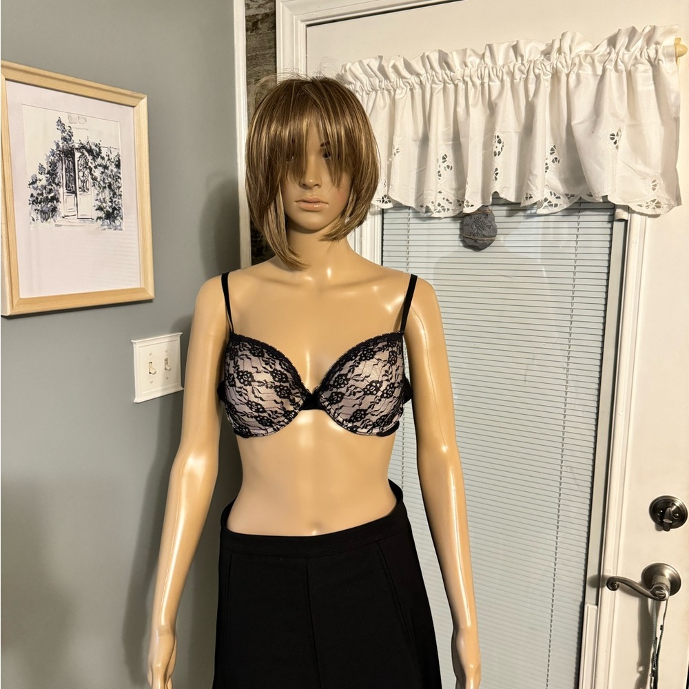 Boutique Bra SZ 38C